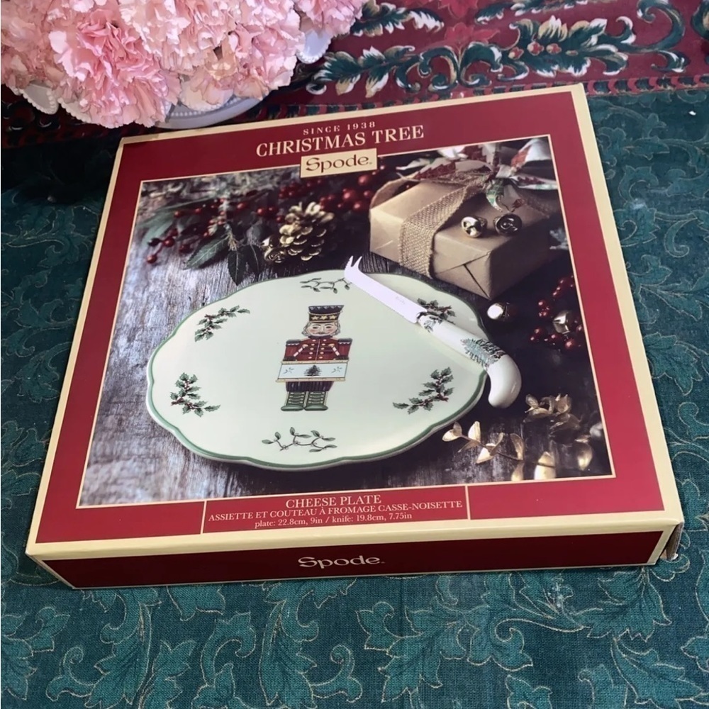 Spode Christmas‎ Nutcracker Cheese Plate and Knife